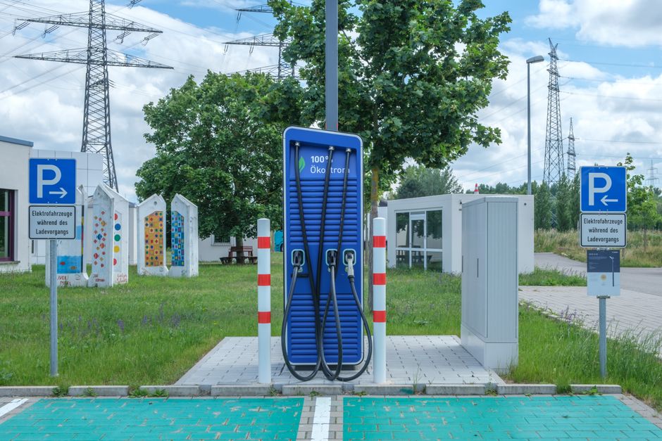 The 657km Range Promise: Can New EV Models Actually Deliver on Irish Motorways?