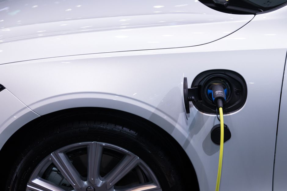 The PHEV Goldilocks Zone: Why Mid-Range Hybrids Are About to Dominate Irish Driveways